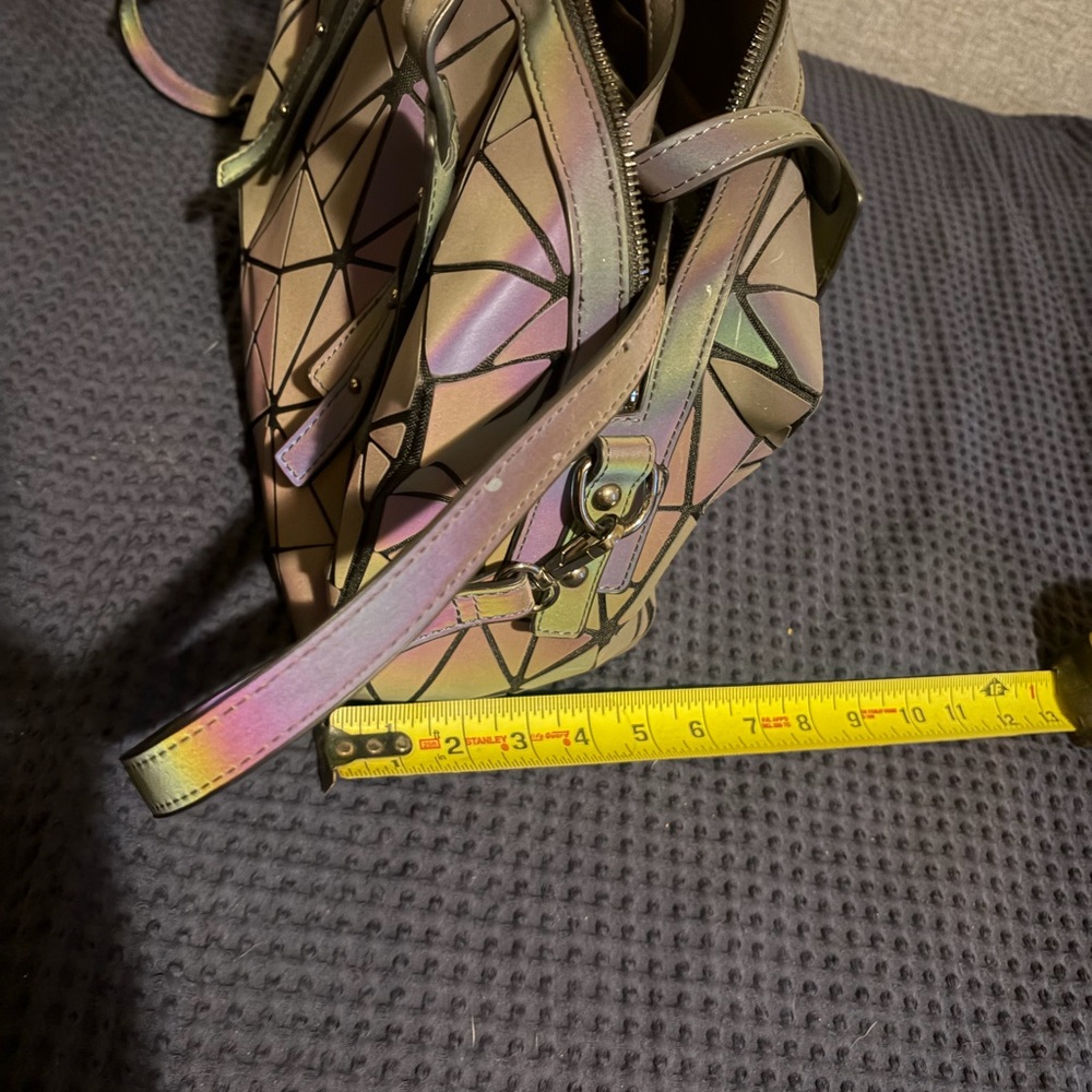 Geometric Patterned Iridescent Handbag - image 2